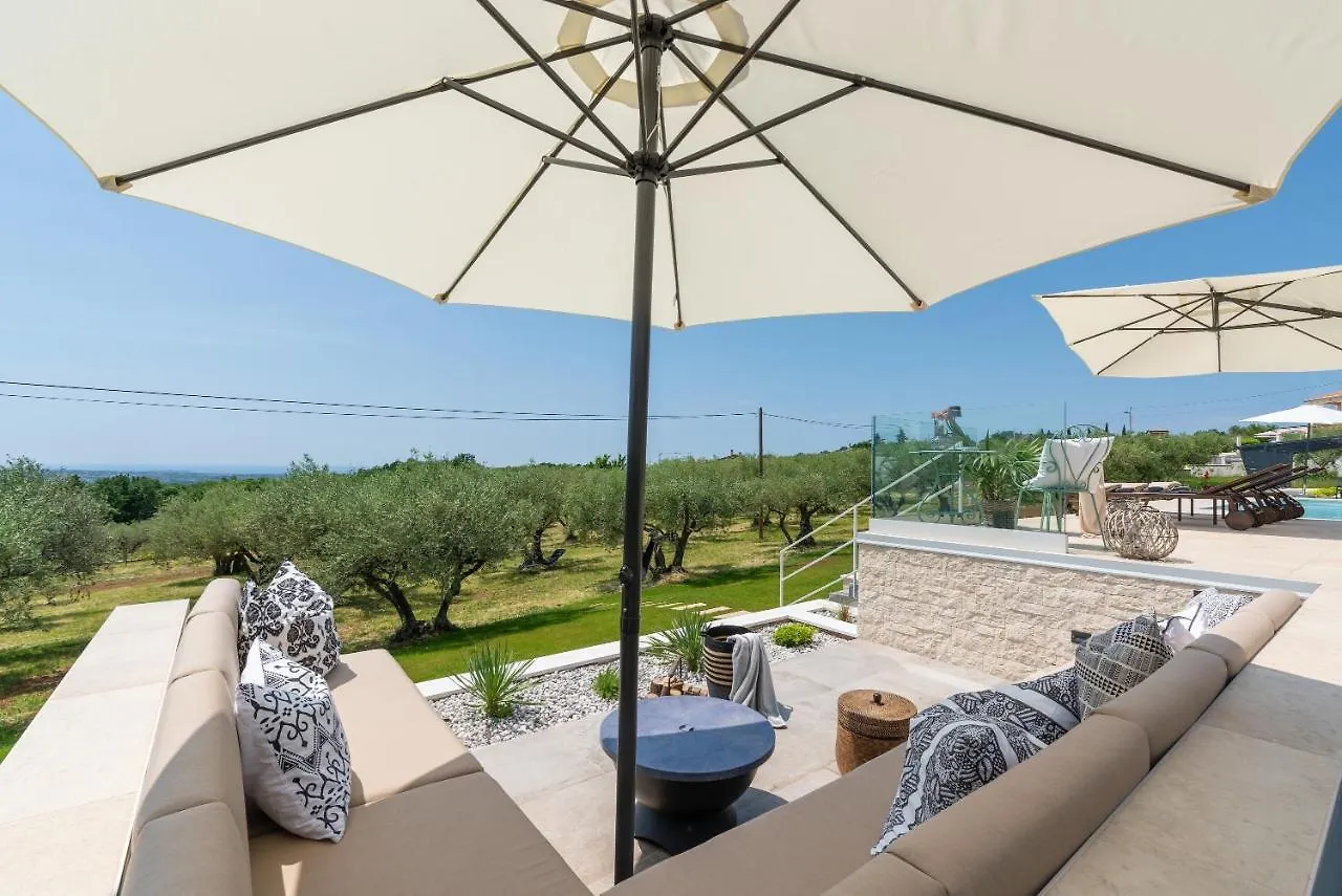 Christall Kastelir Villa