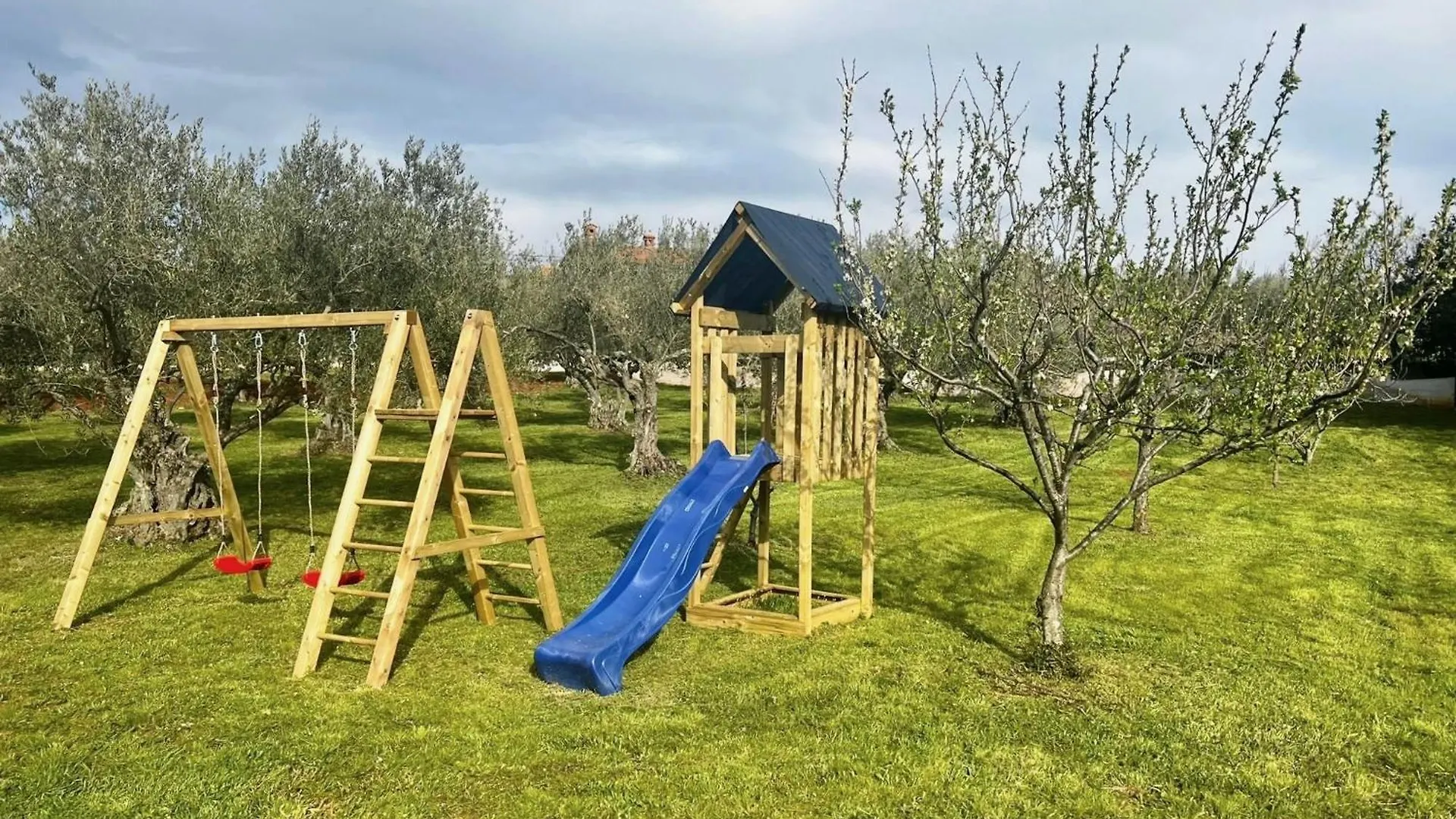 Christall Kastelir 0*,  Croatia