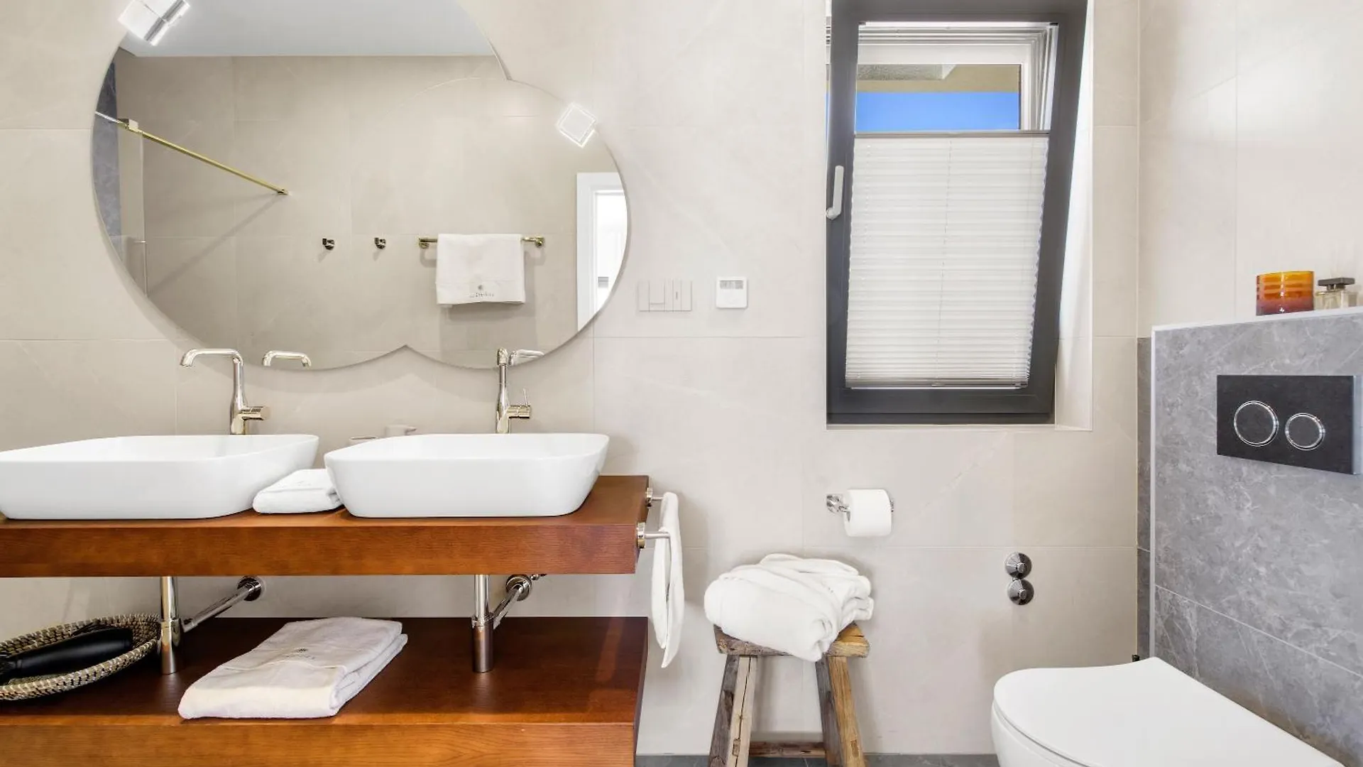 Christall Kastelir Villa