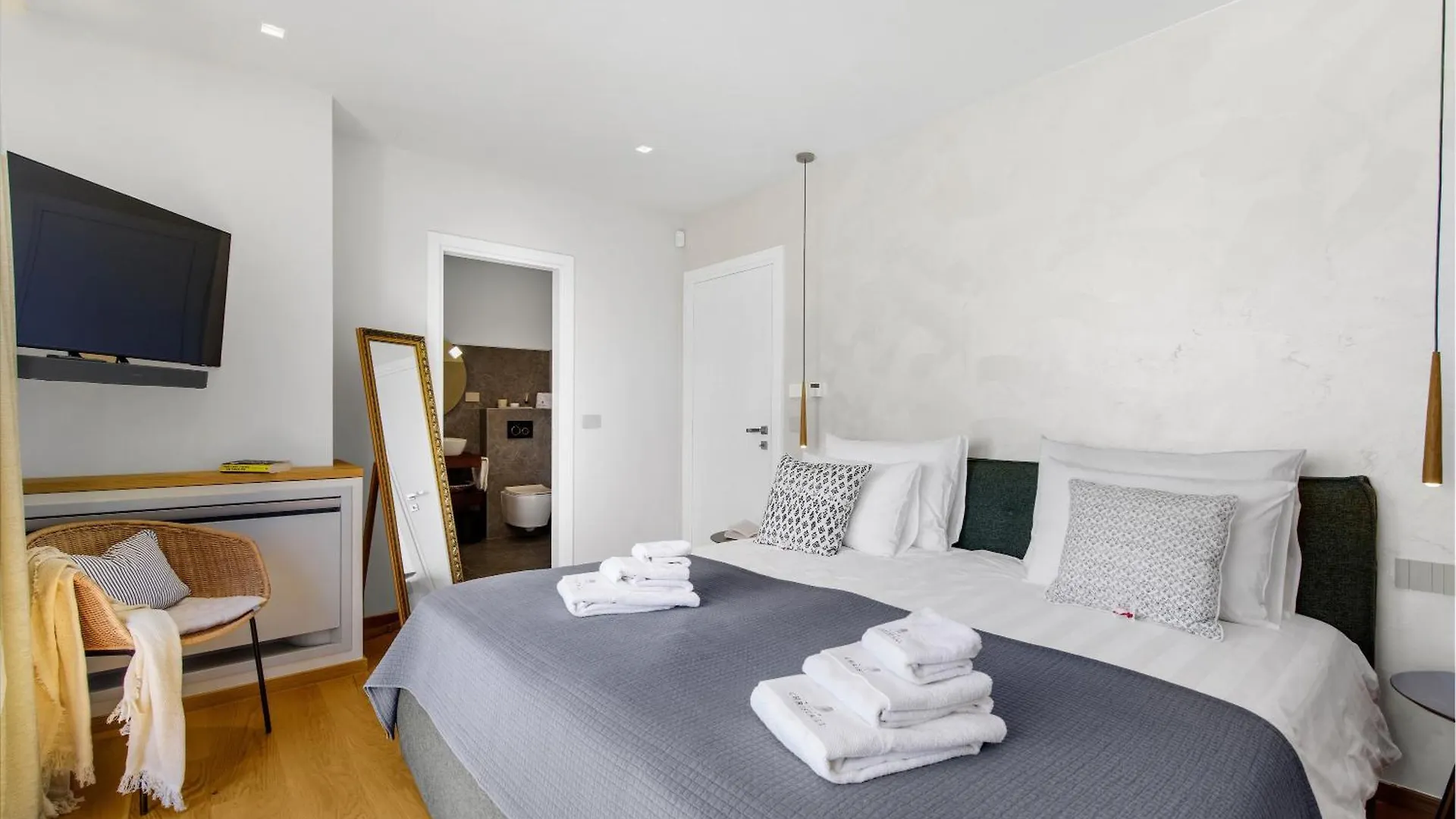 Christall Kastelir Villa