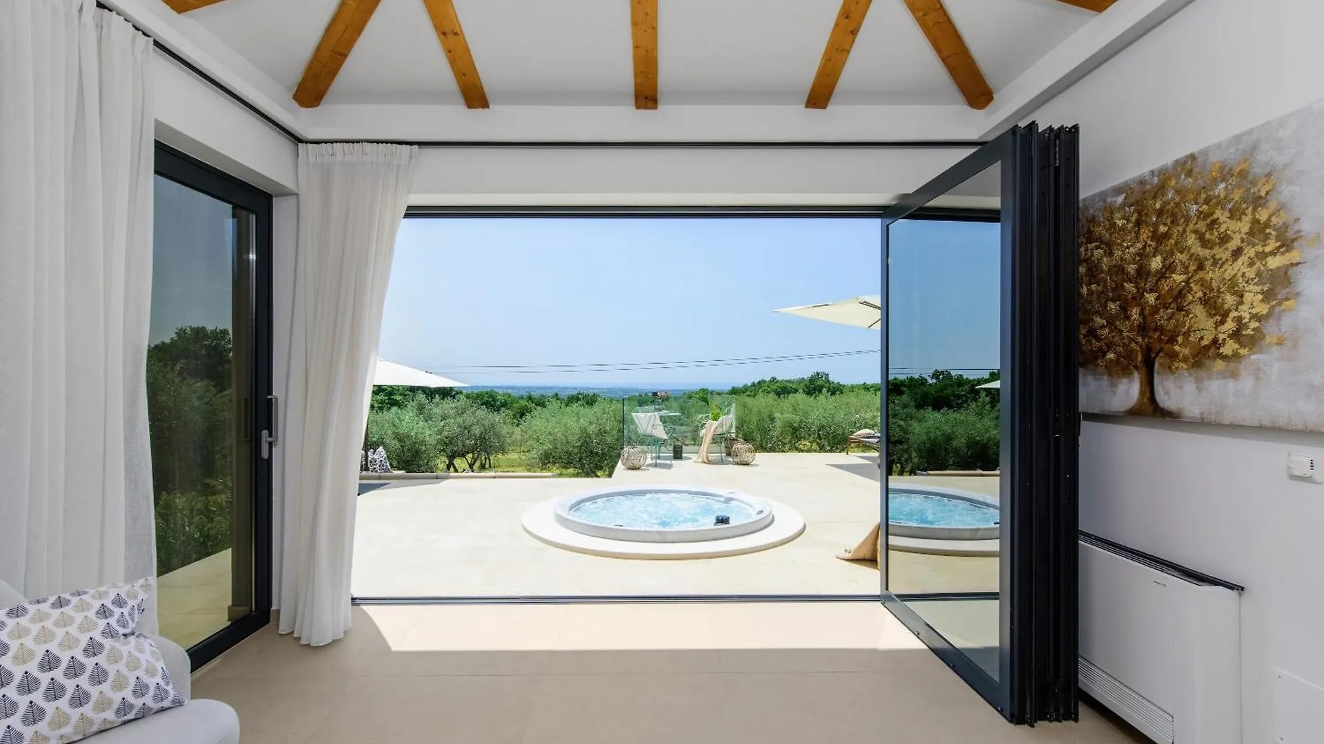 Christall Kastelir Villa