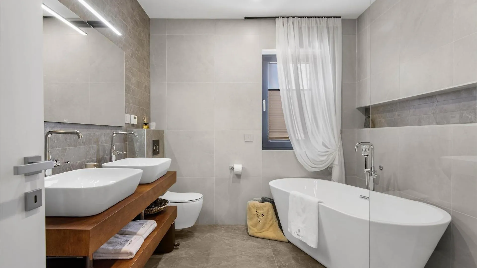 Christall Kastelir Villa
